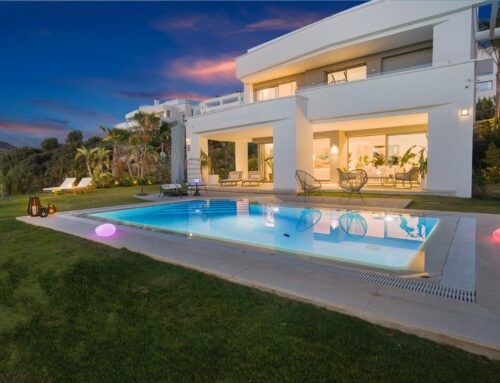 Villa – Marbella East – Ref: 8086