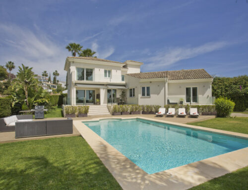 Villa – Marbella East – Ref: 8296
