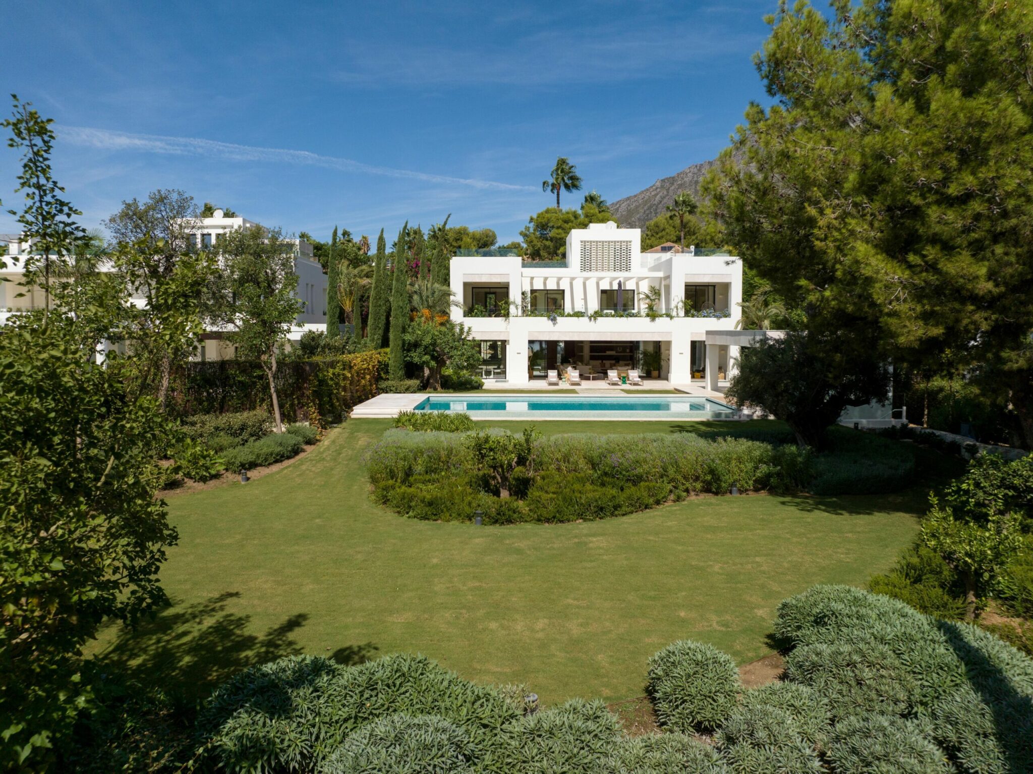 luxury villa for sale marbella puente romano