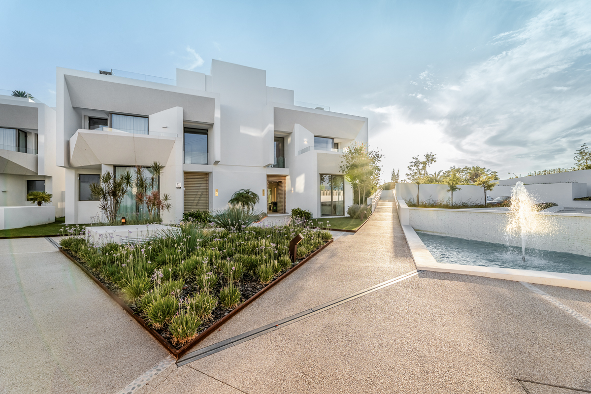 modern townhouse for sale marbella