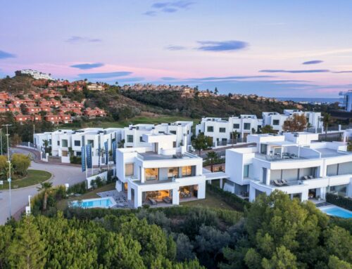 Villa – Marbella East – Ref: 8423
