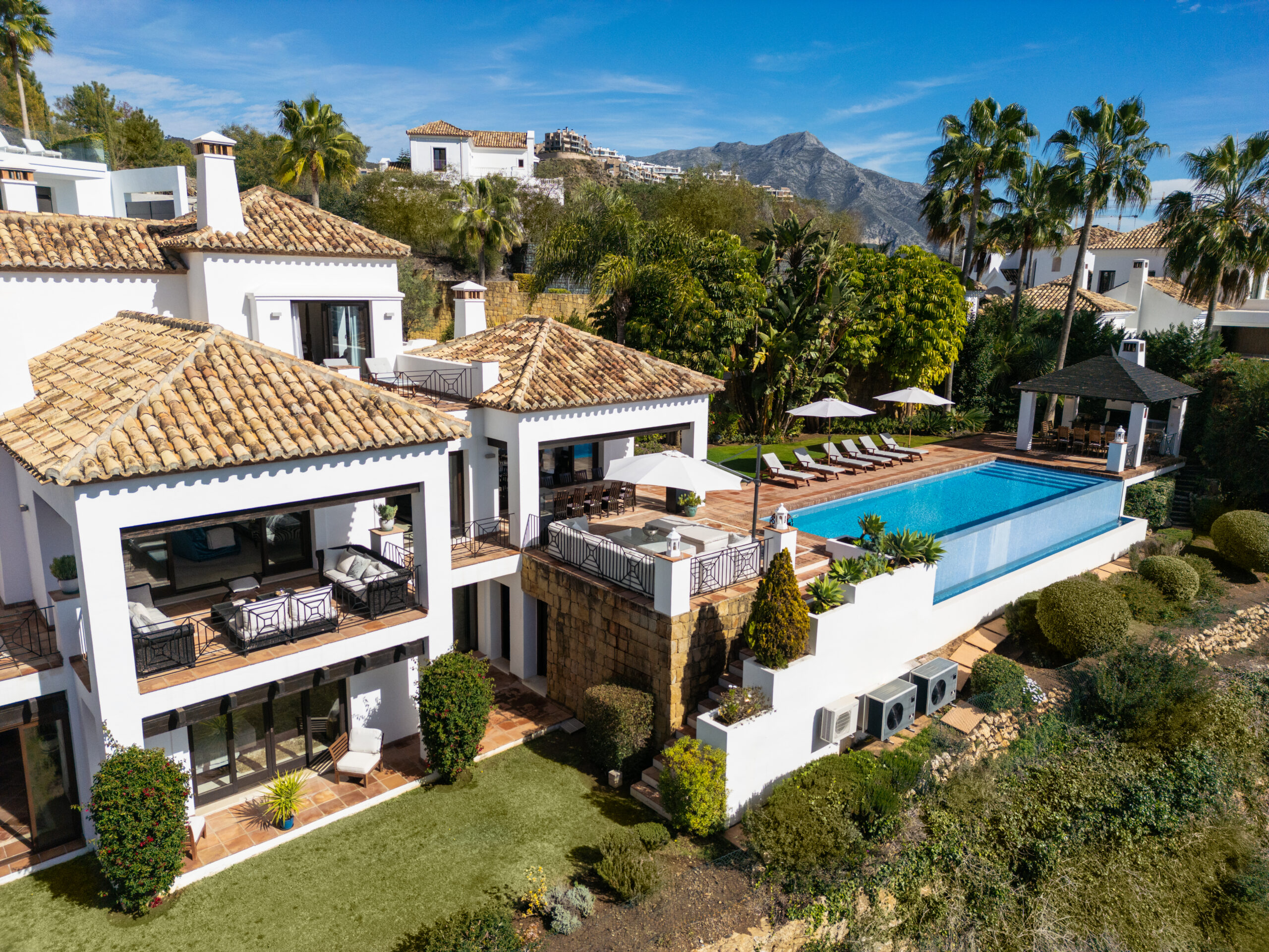 luxury villa for sale la quinta benahavis marbella