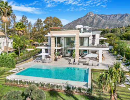 Villa – Golden Mile – Marbella – Ref: 8587