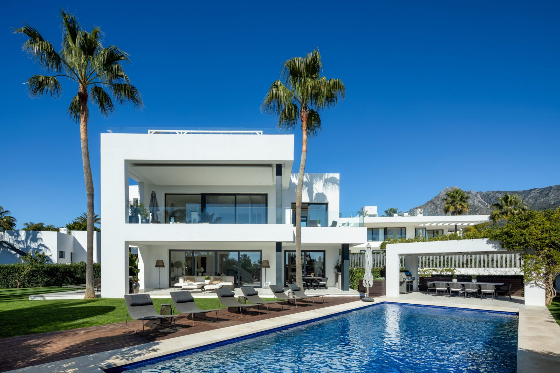 modern luxury villa for sale marbella golden mile