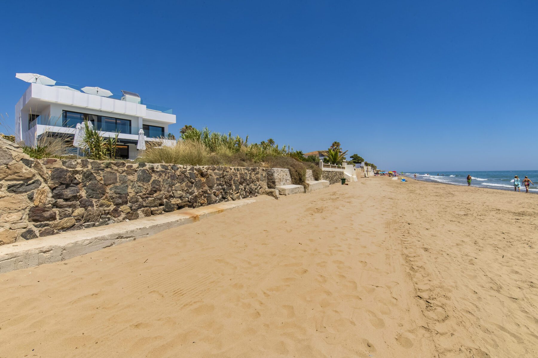 beachfront villa for sale marbella